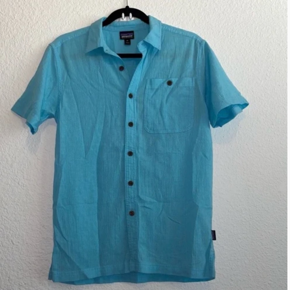 Patagonia Light Blue Organic Cotton Short Sleeved Shirt, size XS